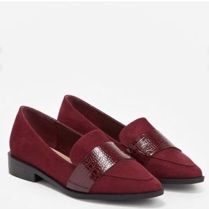 Chic Burgundy Flat